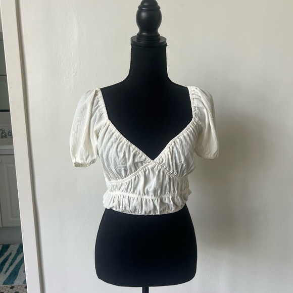 NWOT White Puff Sleeve Crop Top - Picture 2 of 7